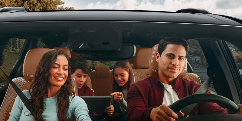 family driving in a 2025 chrysler pacifica 