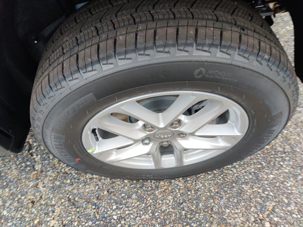 2025 Jeep Grand Cherokee Laredo X