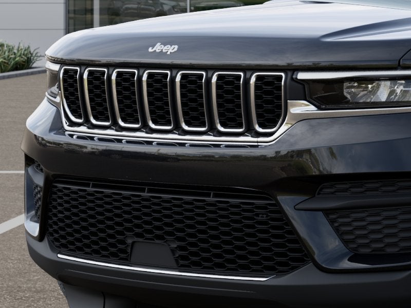2027 Jeep Grand Cherokee Laredo