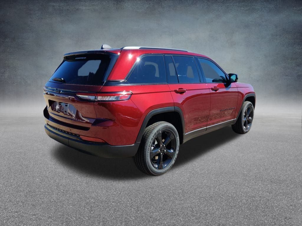 2025 Jeep Grand Cherokee Laredo