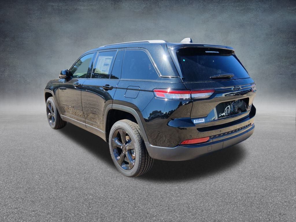 2025 Jeep Grand Cherokee Laredo