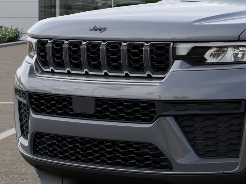 2027 Jeep Grand Cherokee Laredo Altitude