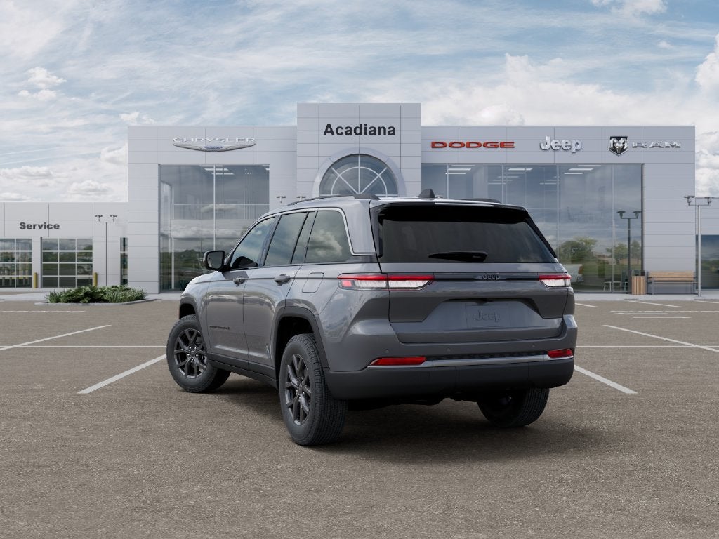 2027 Jeep Grand Cherokee Laredo Altitude