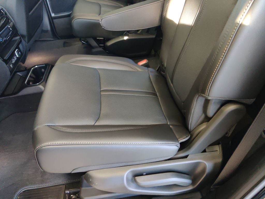 2026 Jeep Grand Wagoneer Base