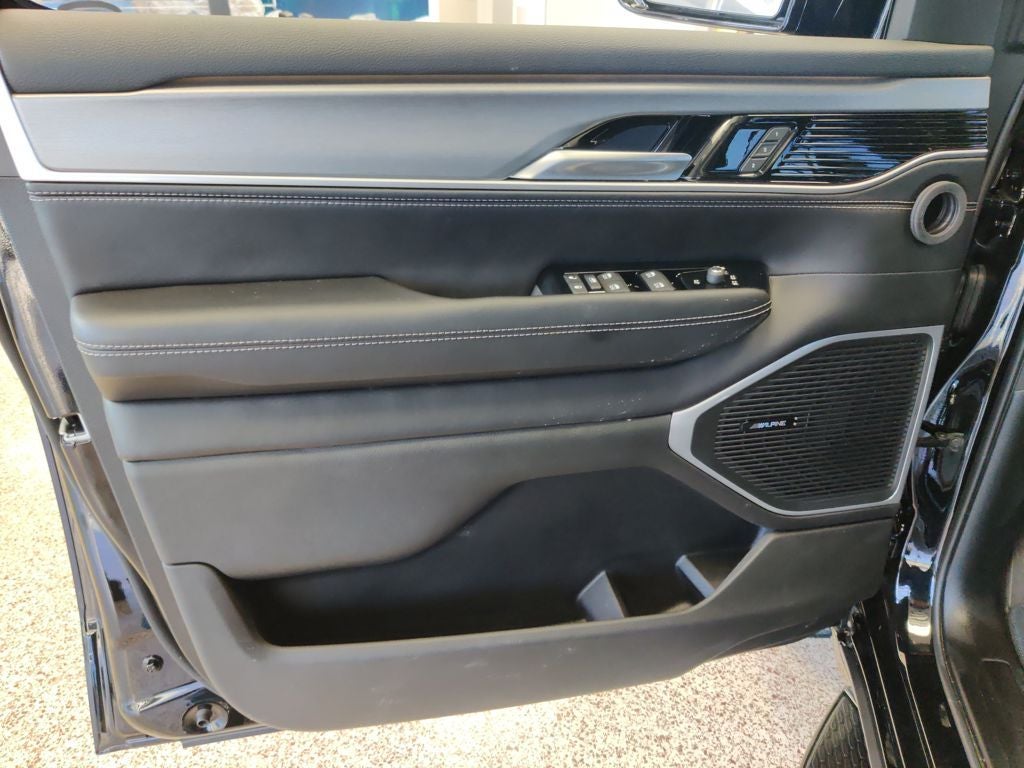 2026 Jeep Grand Wagoneer Base