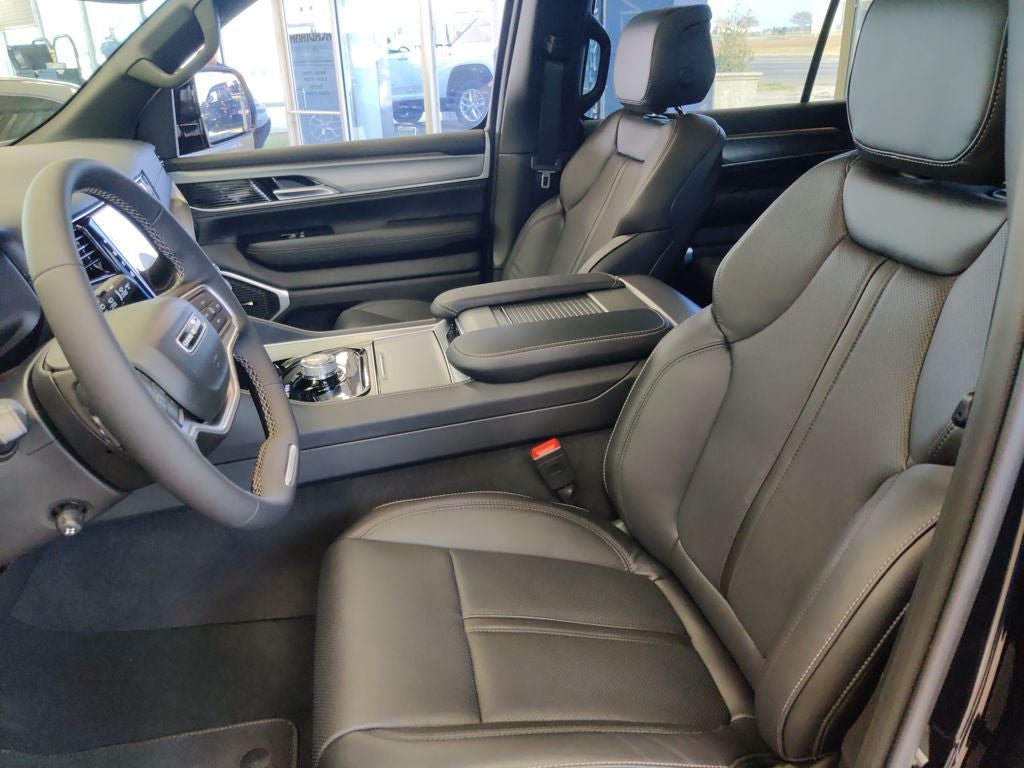 2026 Jeep Grand Wagoneer Base