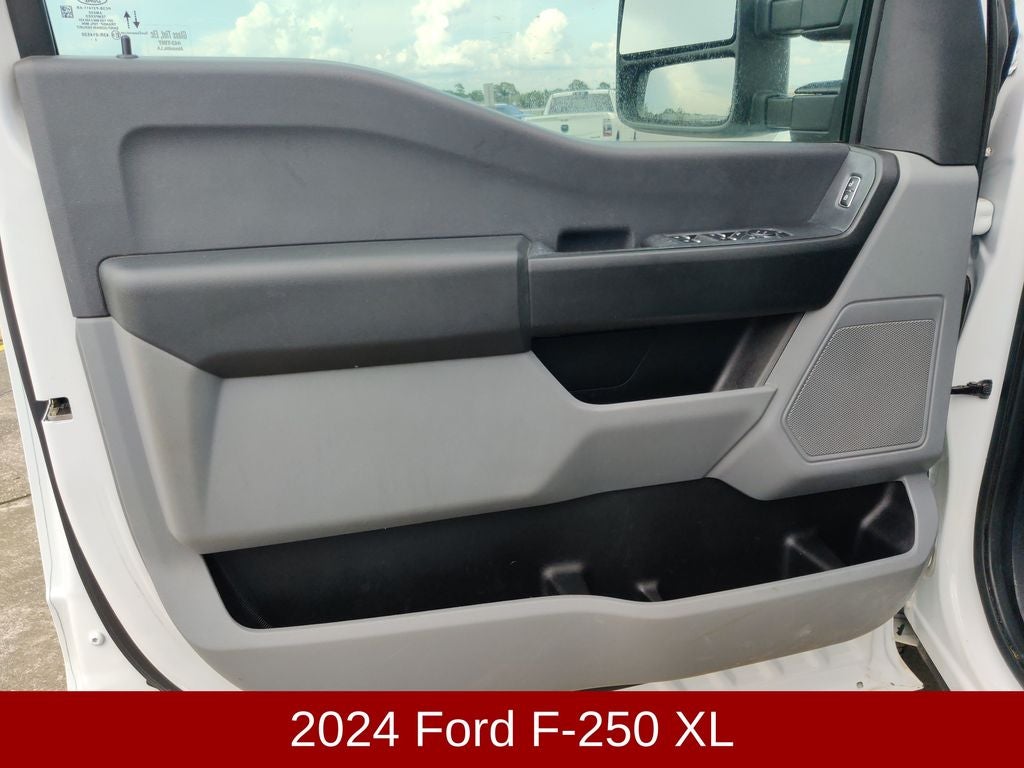 2024 Ford Super Duty F-250 Pickup XL