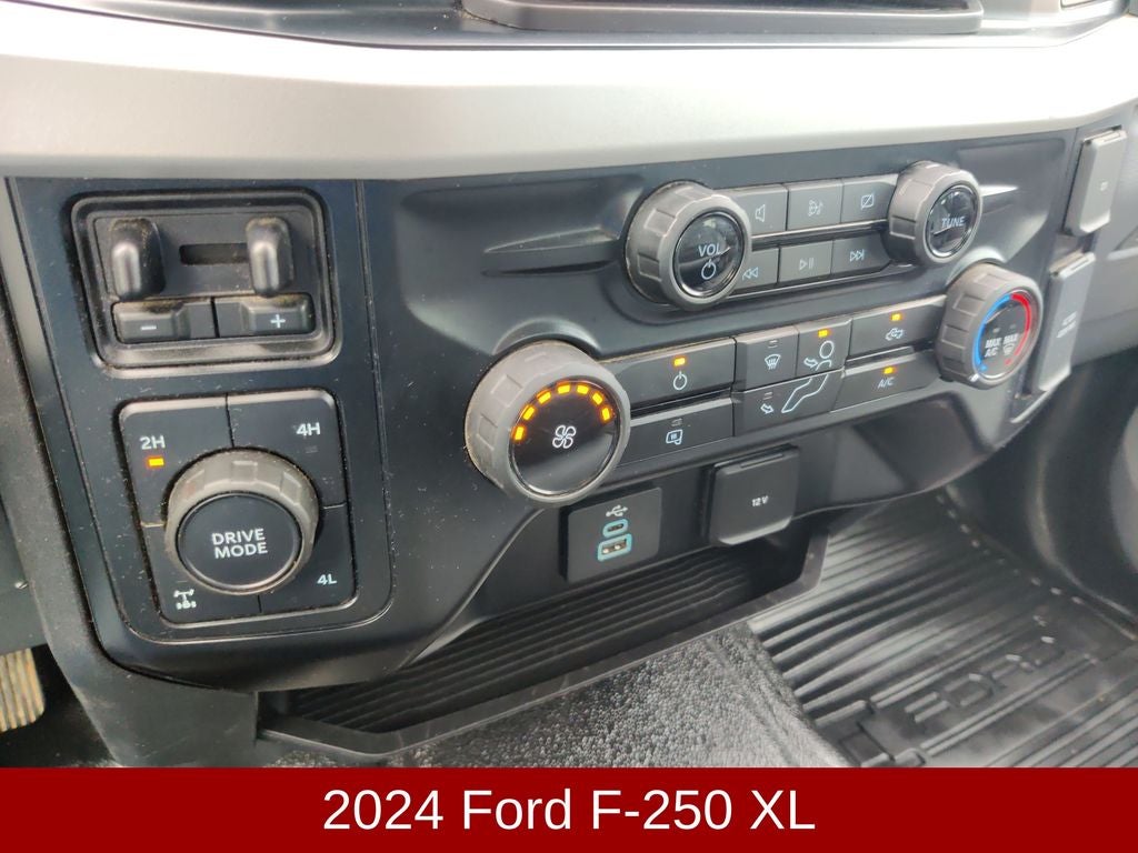 2024 Ford Super Duty F-250 Pickup XL