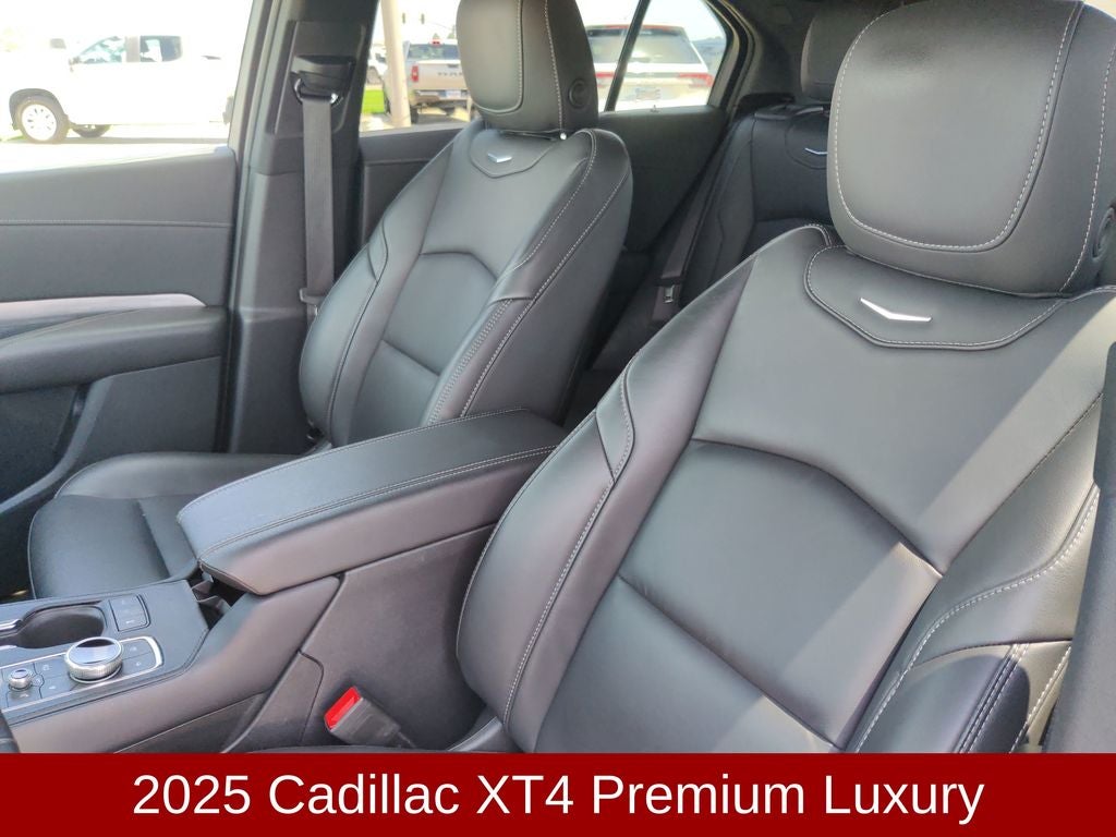 2025 Cadillac XT4 Premium Luxury