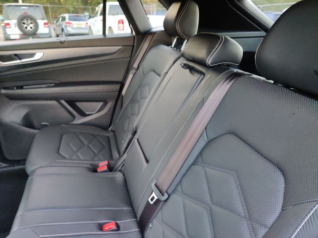 2025 Volkswagen Atlas Cross Sport 2.0T SE w/Technology