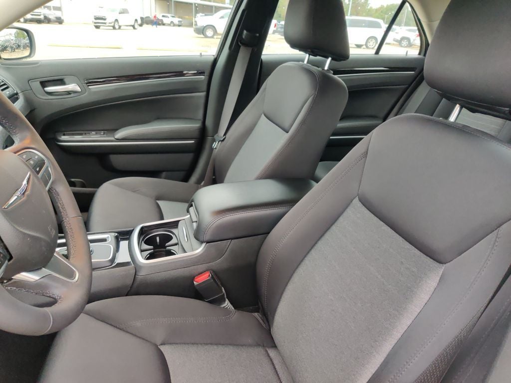 2023 Chrysler 300 Touring