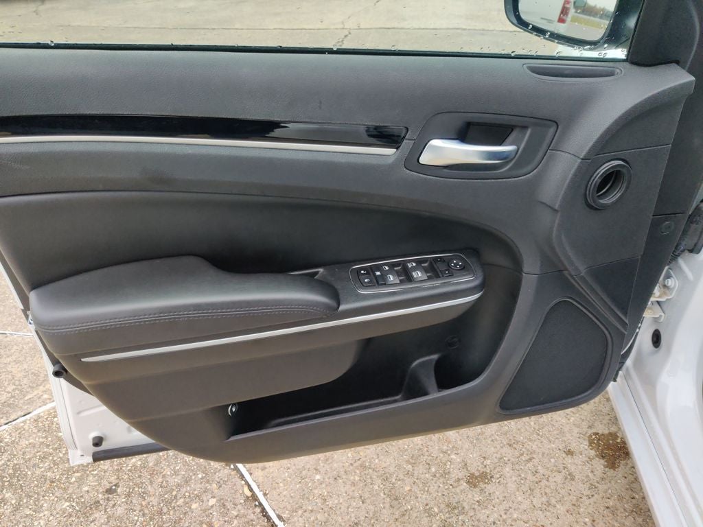 2023 Chrysler 300 Touring