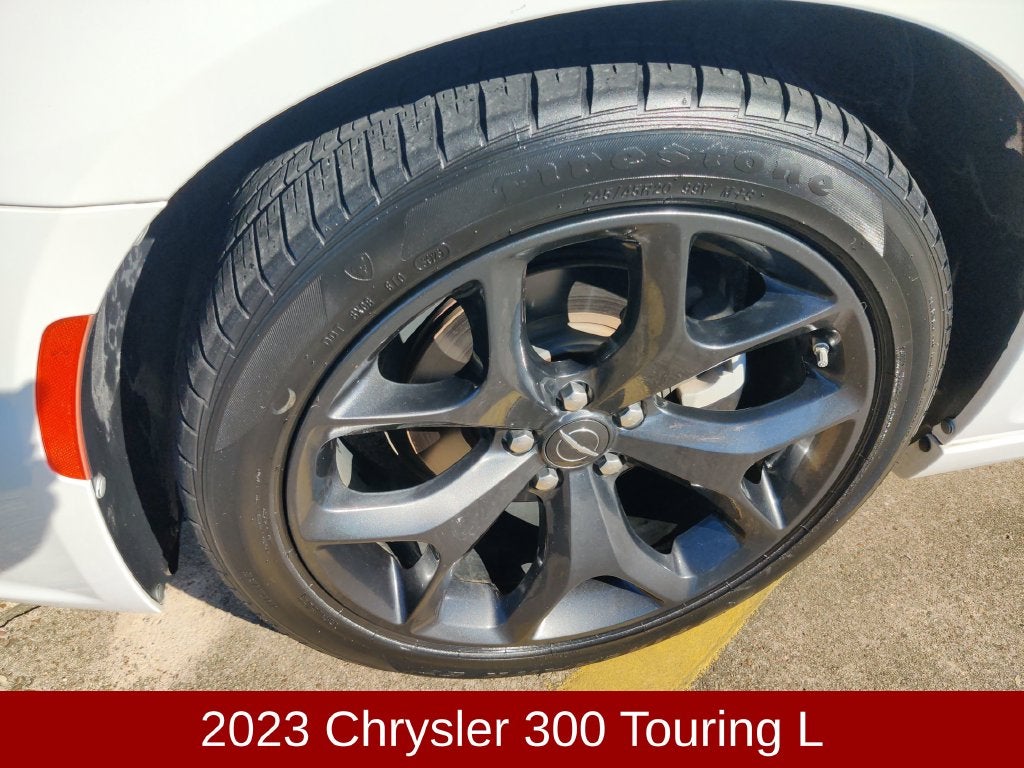 2023 Chrysler 300 Touring