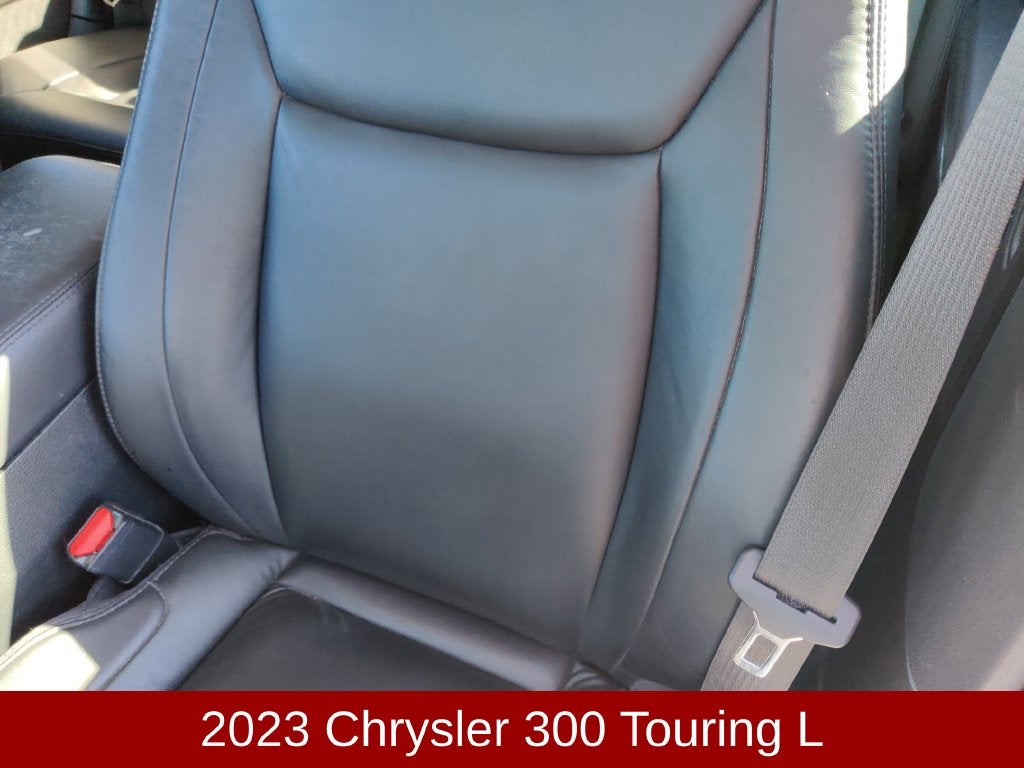 2023 Chrysler 300 Touring