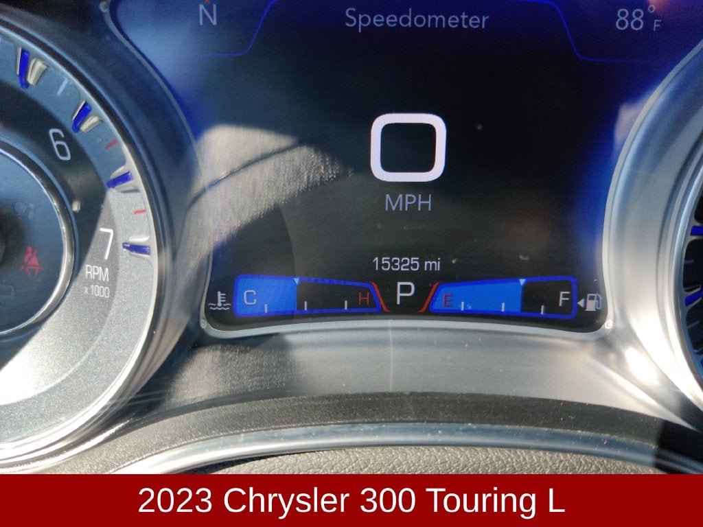 2023 Chrysler 300 Touring