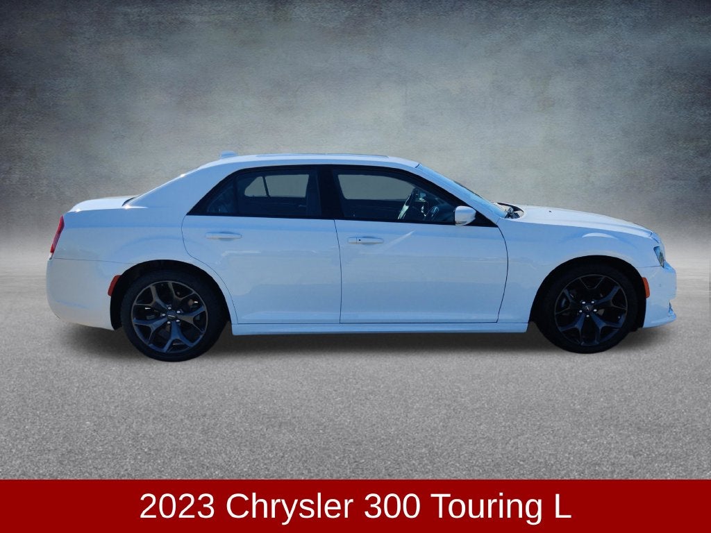 2023 Chrysler 300 Touring