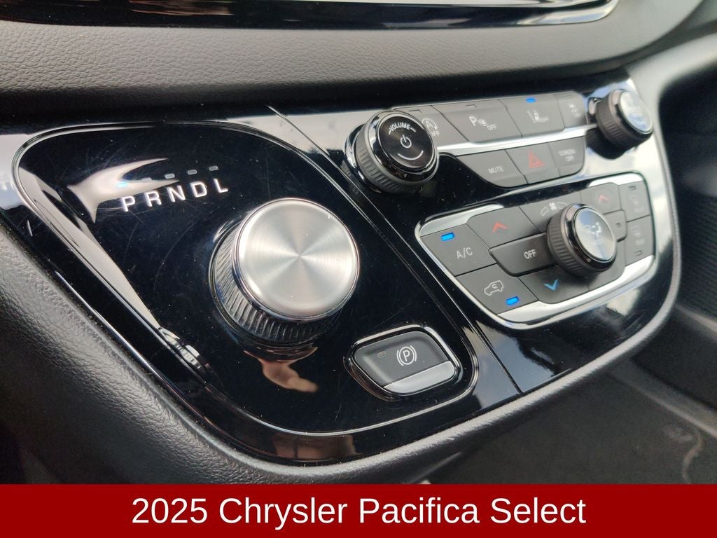 2025 Chrysler Pacifica Select