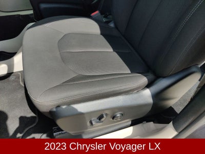 2023 Chrysler Voyager LX