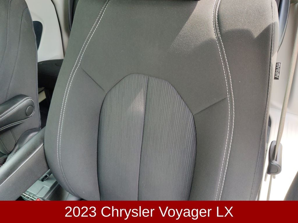 2023 Chrysler Voyager LX