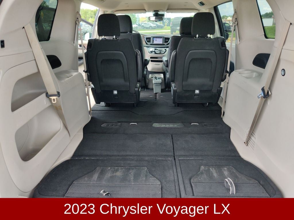 2023 Chrysler Voyager LX