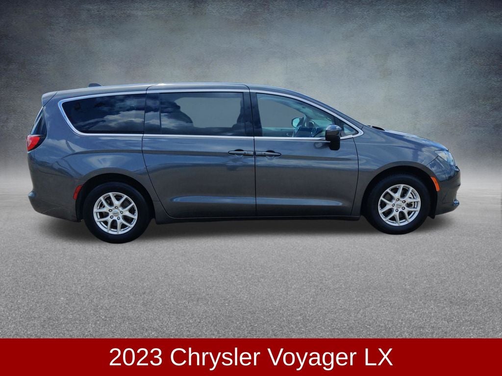 2023 Chrysler Voyager LX