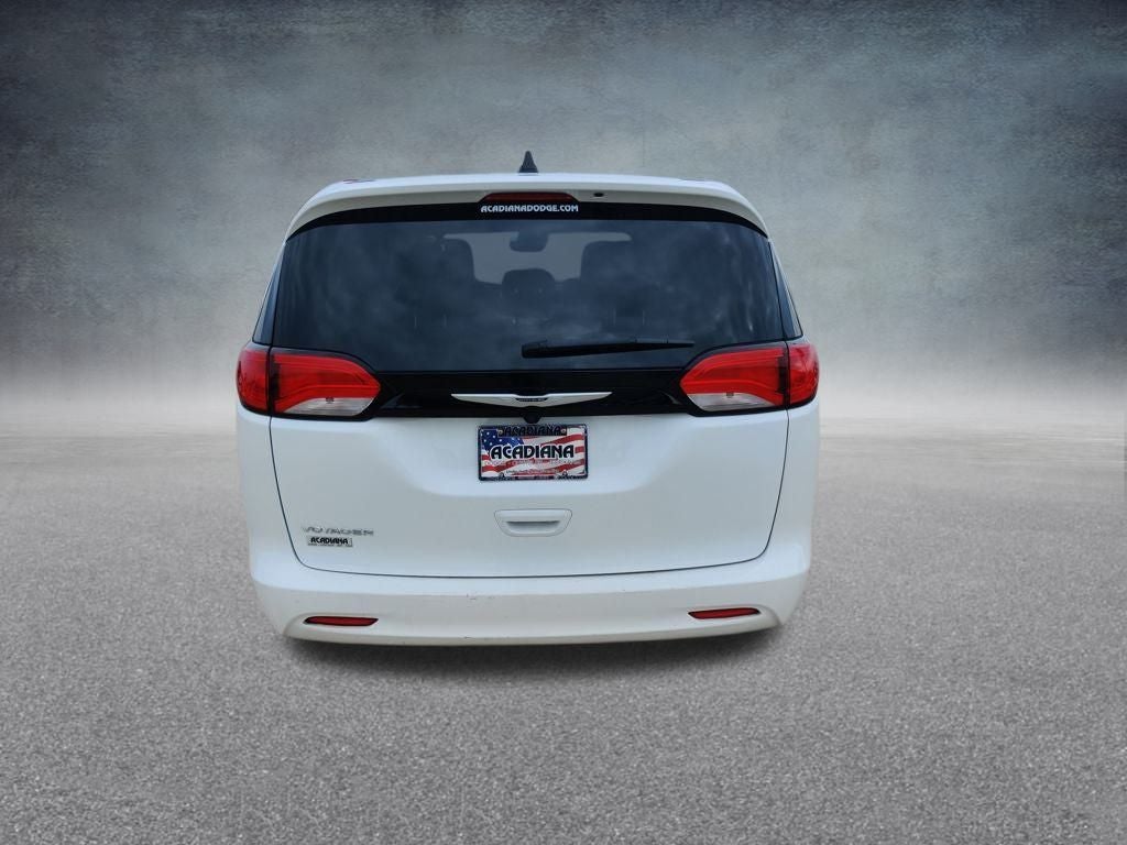 2024 Chrysler Voyager LX