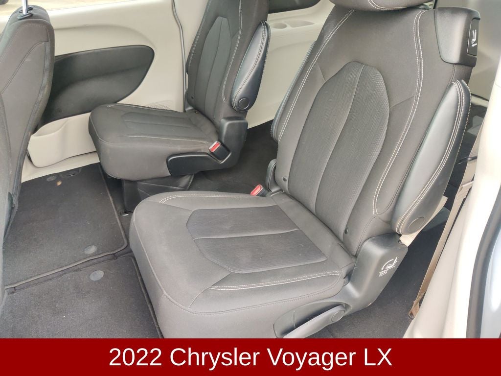 2022 Chrysler Voyager LX