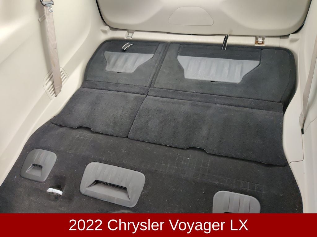 2022 Chrysler Voyager LX