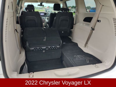 2022 Chrysler Voyager LX