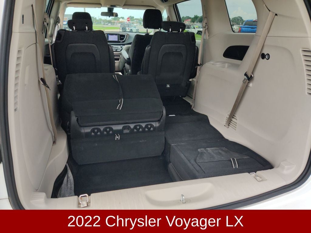 2022 Chrysler Voyager LX