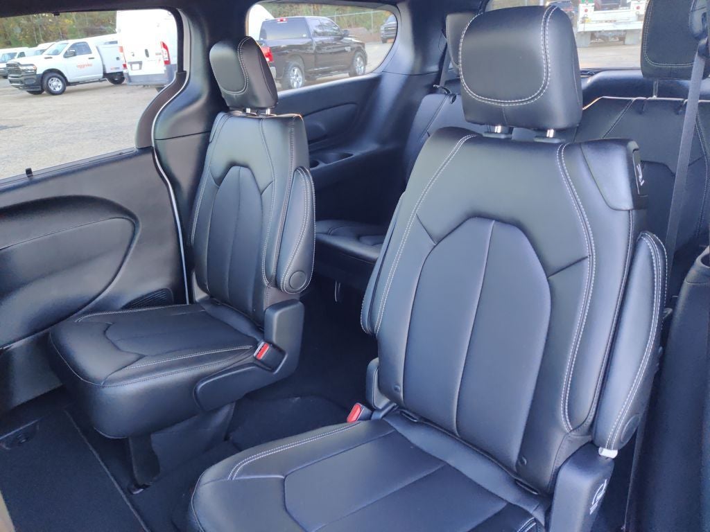 2026 Chrysler Voyager LX