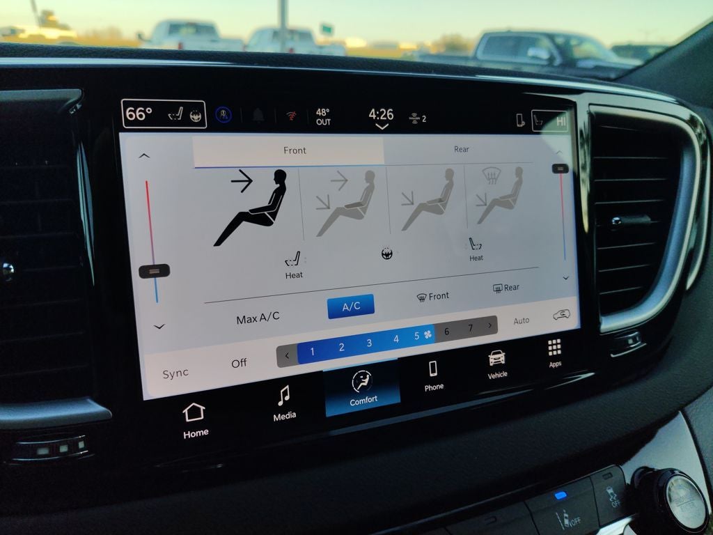 2026 Chrysler Voyager LX