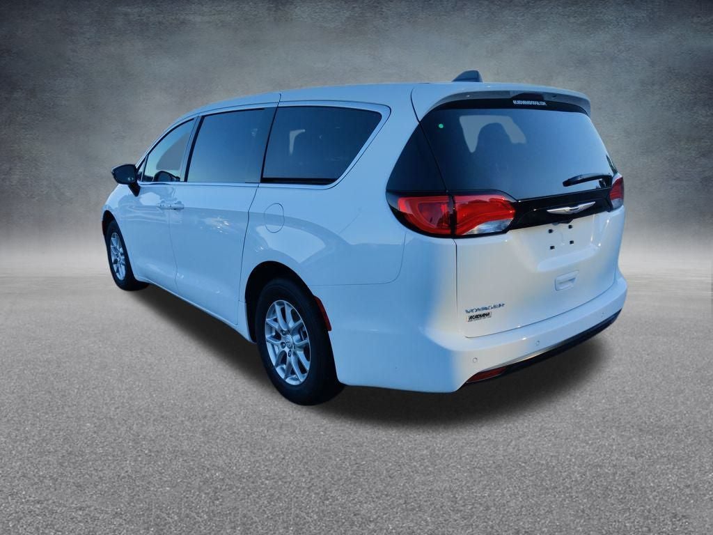 2026 Chrysler Voyager LX