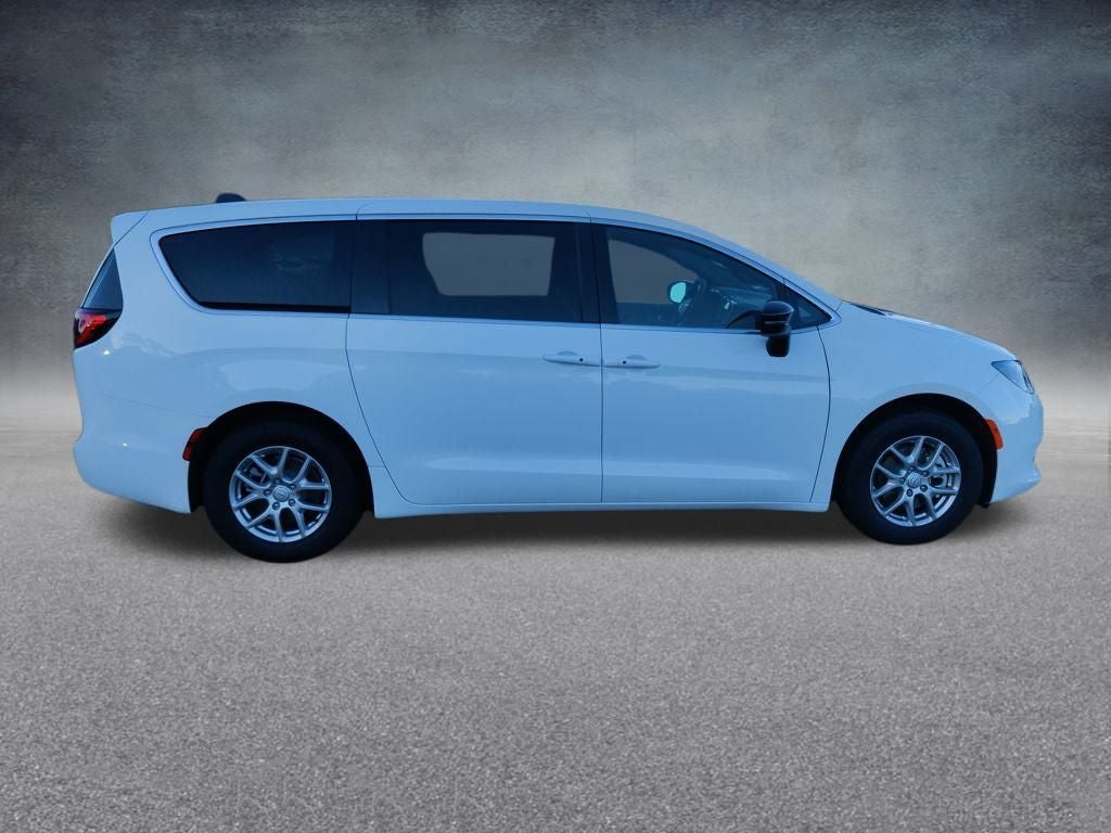 2026 Chrysler Voyager LX