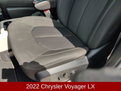 2022 Chrysler Voyager LX