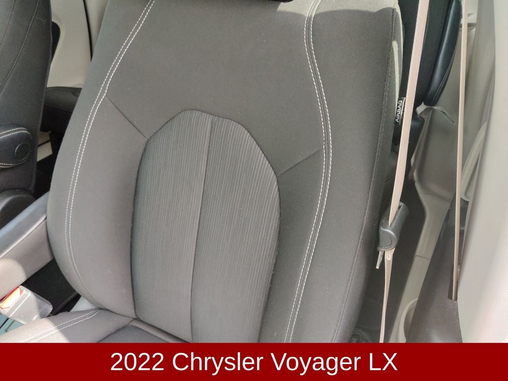 2022 Chrysler Voyager LX