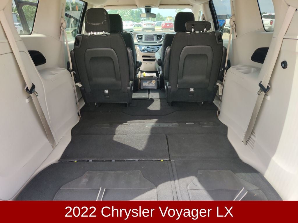 2022 Chrysler Voyager LX