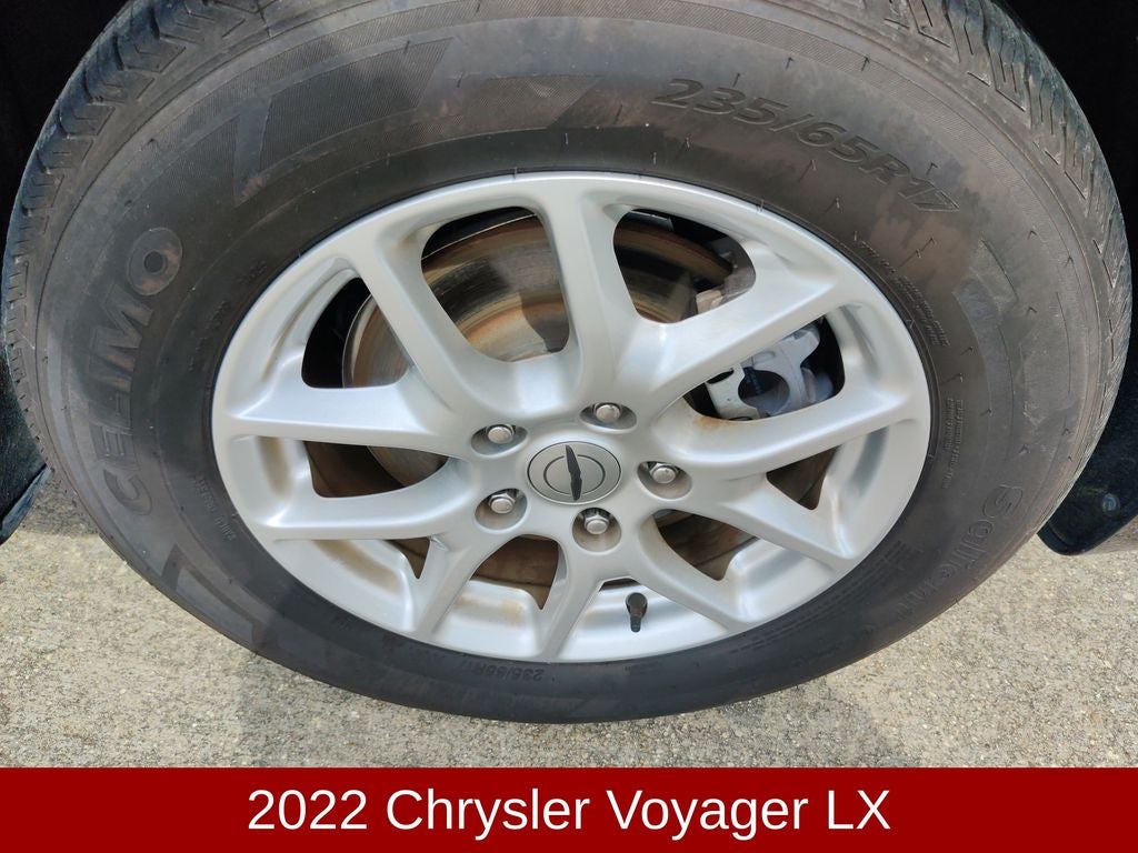 2022 Chrysler Voyager LX