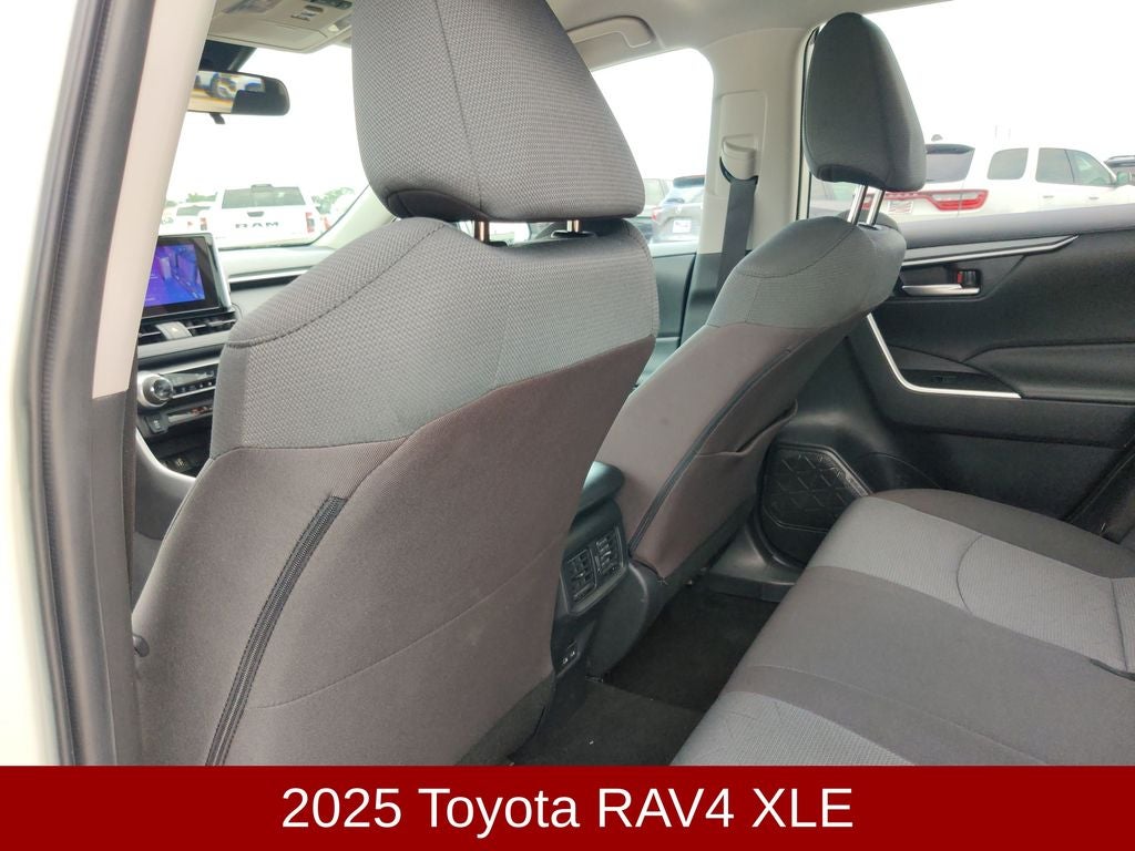 2025 Toyota RAV4 XLE