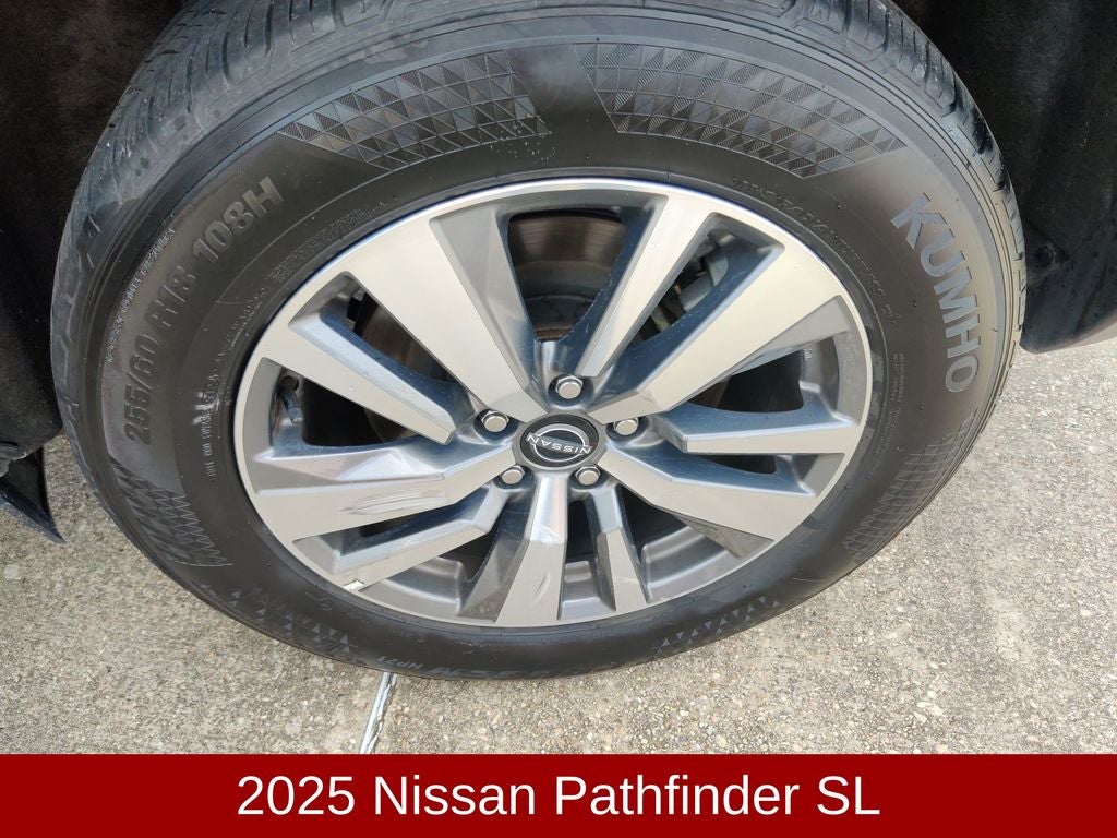 2025 Nissan Pathfinder SL