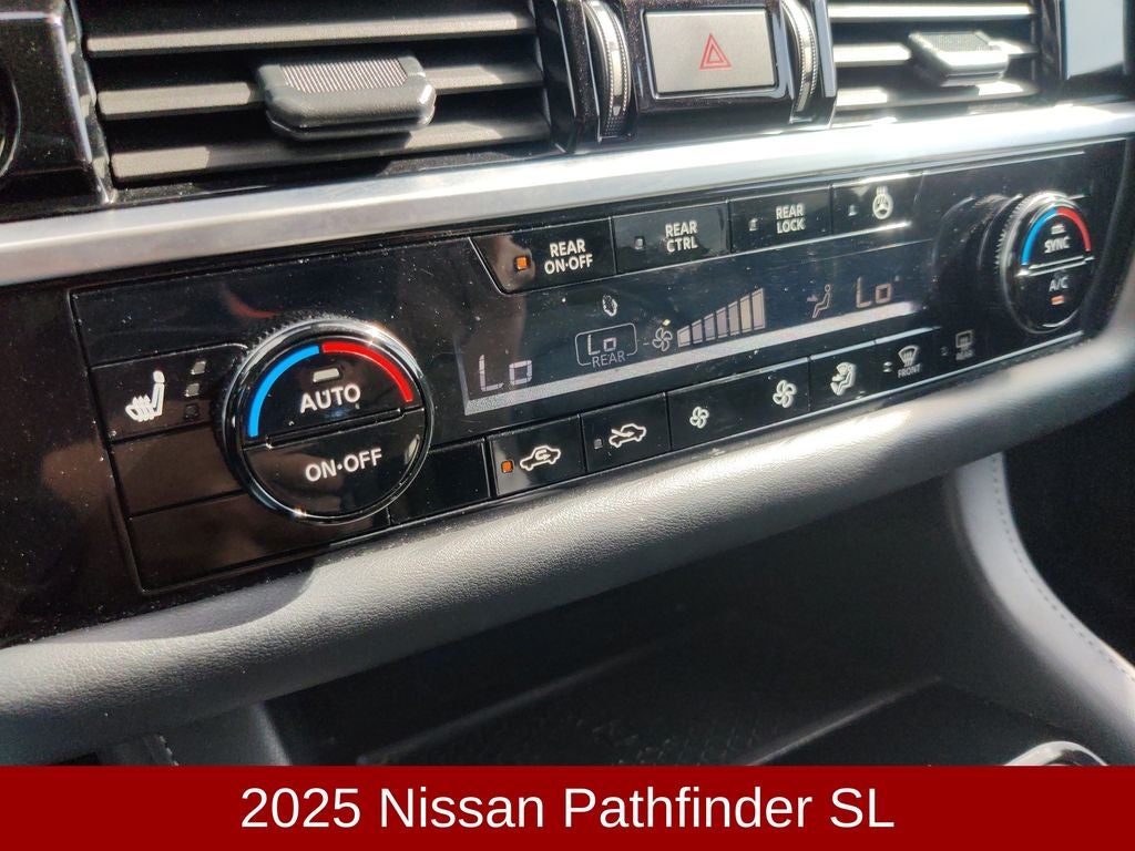 2025 Nissan Pathfinder SL