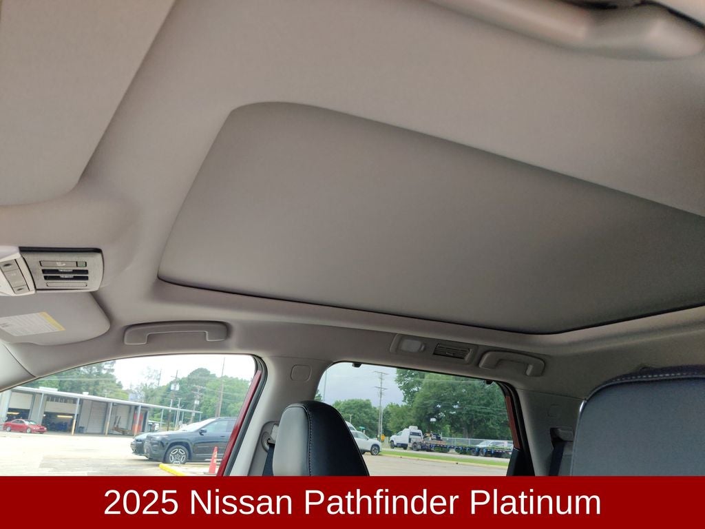 2025 Nissan Pathfinder Platinum