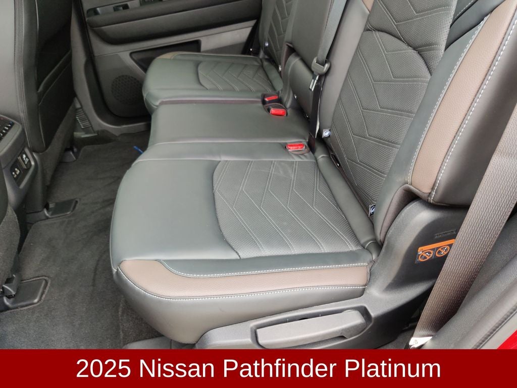 2025 Nissan Pathfinder Platinum