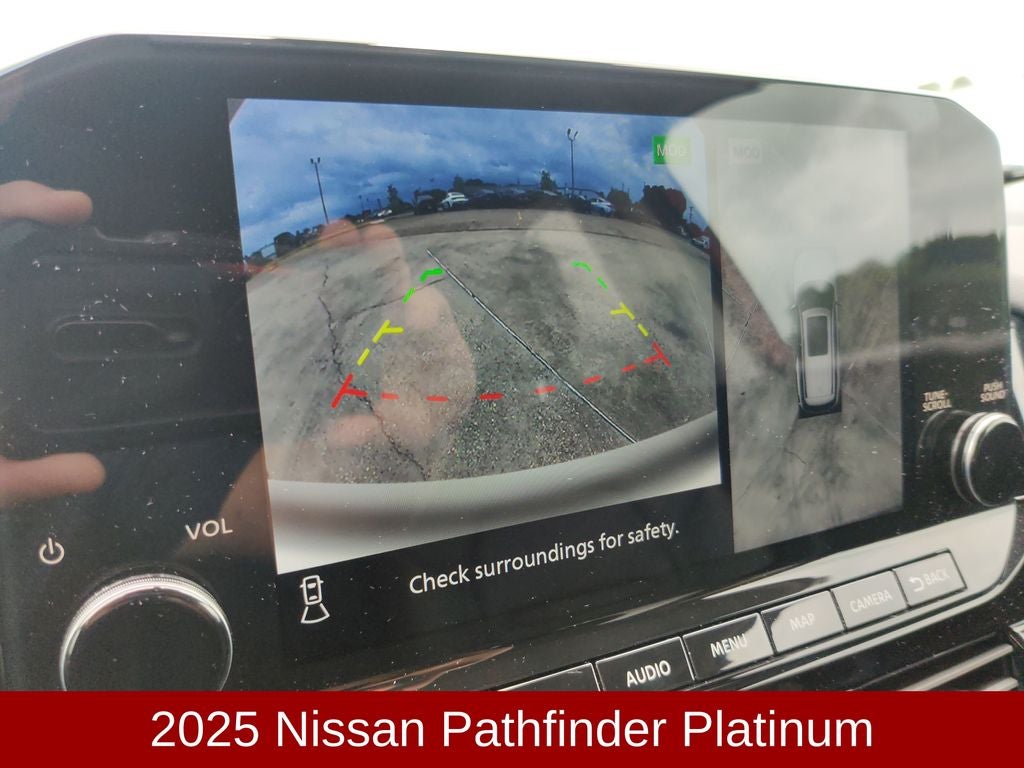 2025 Nissan Pathfinder Platinum
