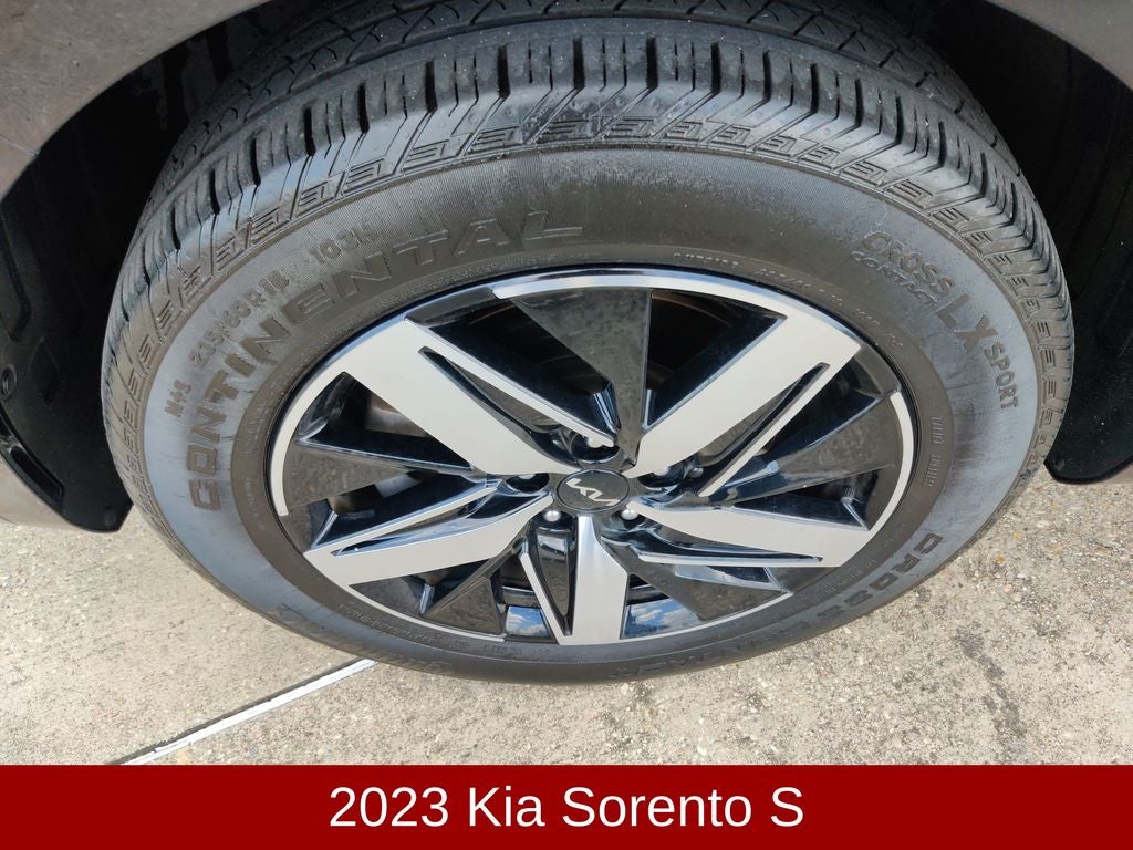 2023 Kia Sorento S