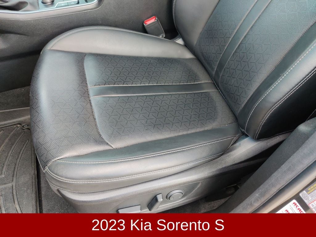 2023 Kia Sorento S