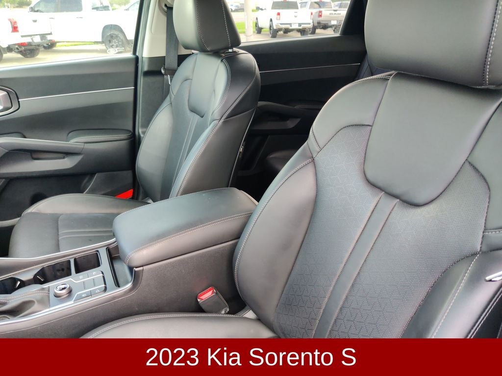 2023 Kia Sorento S