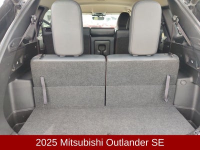 2025 Mitsubishi Outlander SE