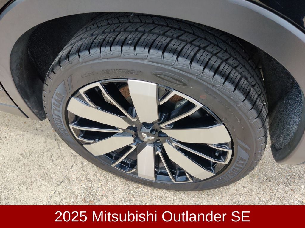2025 Mitsubishi Outlander SE