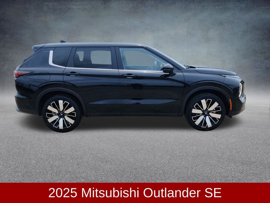 2025 Mitsubishi Outlander SE